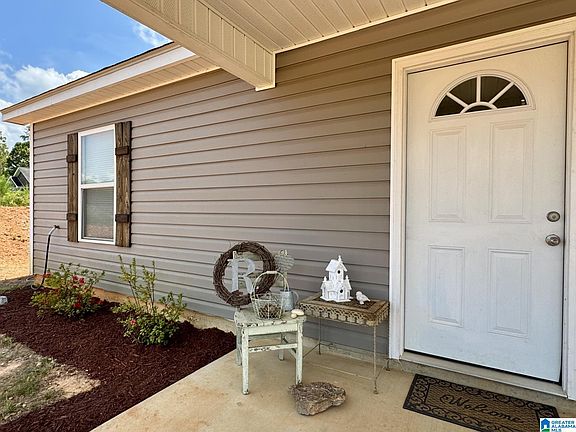 3rd image of 620 Country Breeze Cir