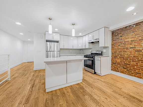 2nd image of 278 Woodbine St #1B