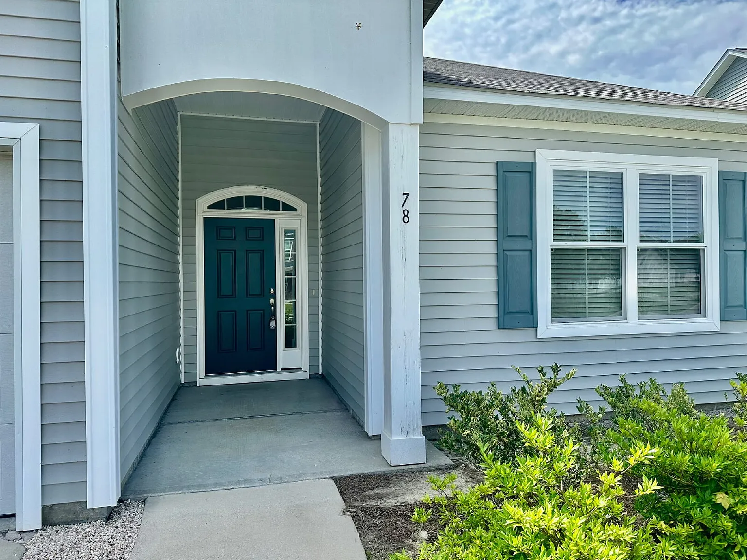 4 bed, 2.0 bath, 1612 sqft, $2,595 — Photo 2