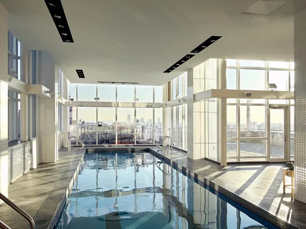 350 West 42nd Street image 15 of 17