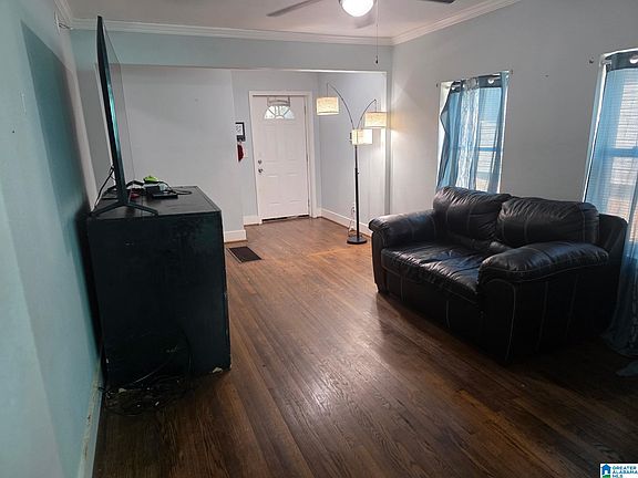 3rd image of 1621 Dartmouth Ave