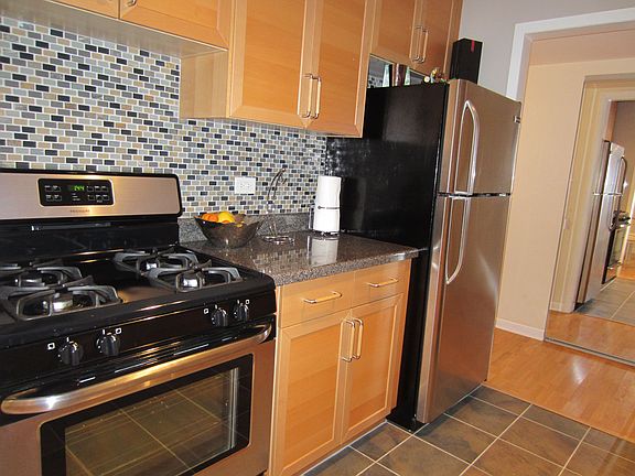 3rd image of 13B Kingery Quarter #105