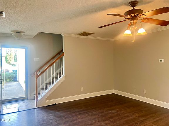 3rd image of 109 Lacombe Ct