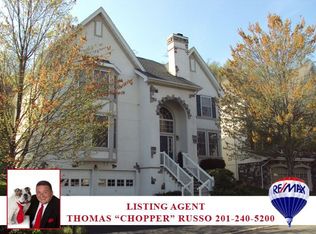 11 Hunters Run, Oakland, NJ 07436