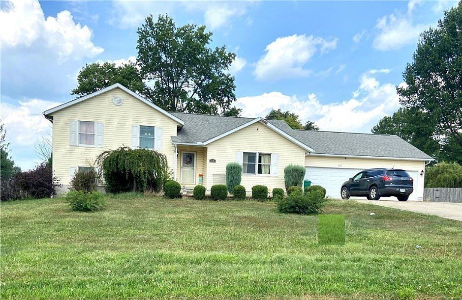 1st image of 486 Hickory Ln