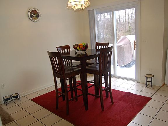 4th image of 1103 Cummings Ave