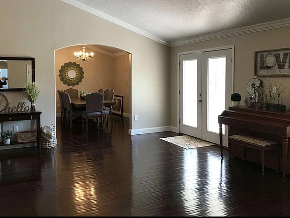 5th image of 394 SW Rose Creek Dr