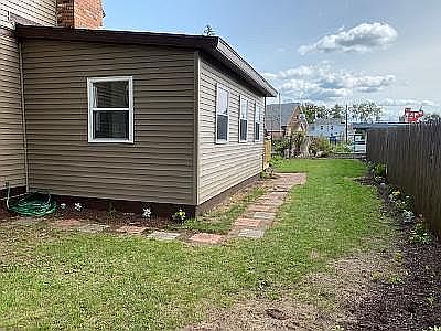 Back of house/fam rm