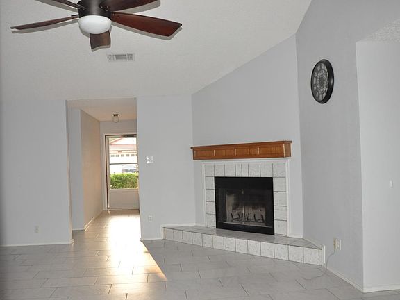 living room view standing in posterior of house