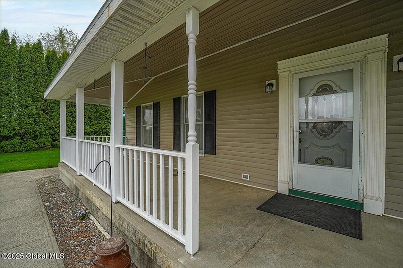 3rd image of 22 Staniak Road
