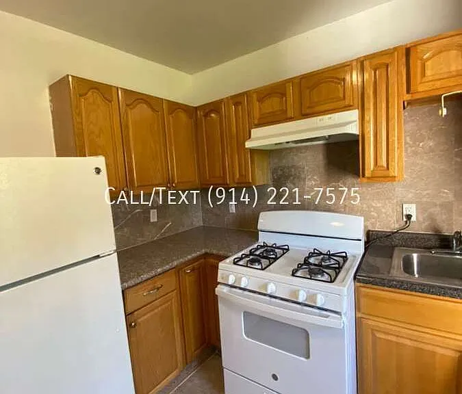 126 Oliver Ave #2 — Photo 2
