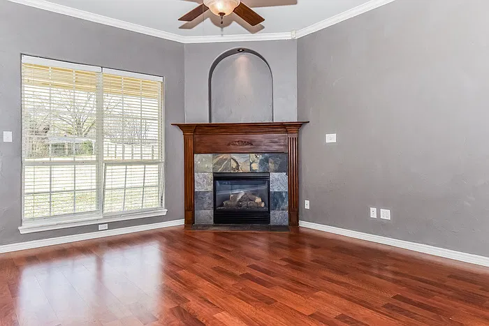 3 bed, 2.0 bath, 1716 sqft, $1,875 — Photo 4