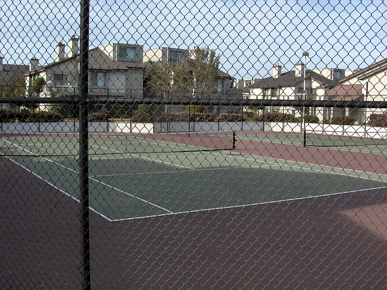 2 Tennis Courts
