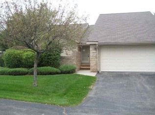 4199 Foxpointe Dr, West Bloomfield, MI 48323