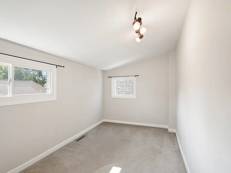 1112 Park Ave — Photo 18