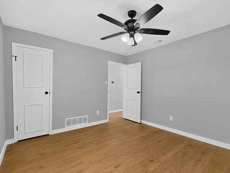 215 Aspenway Dr — Photo 30