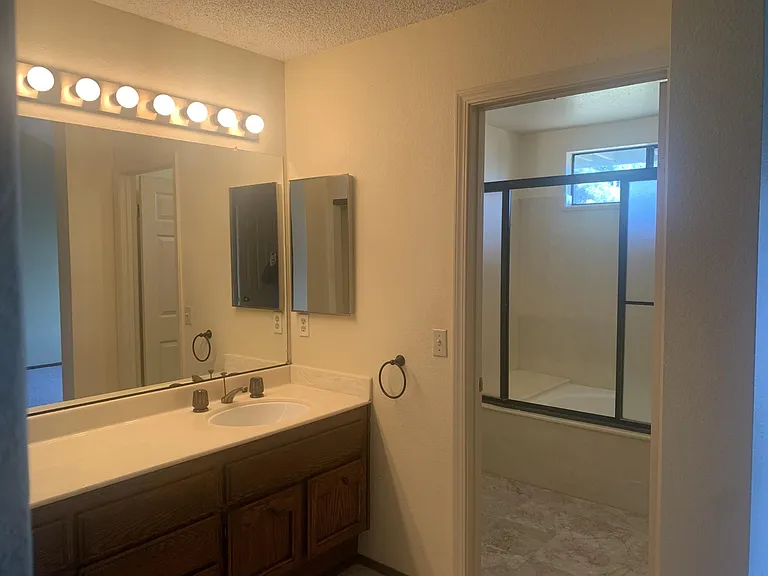 280 Victoria Bay — Photo 13