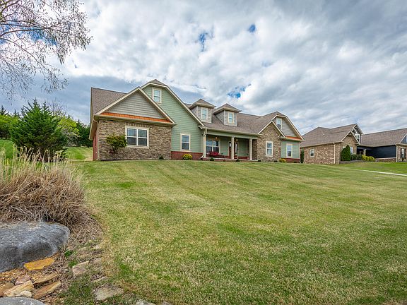 3rd image of 125 Sandstone Creek Dr