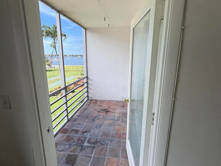 4500 N Flagler Dr #C9 — Photo 17