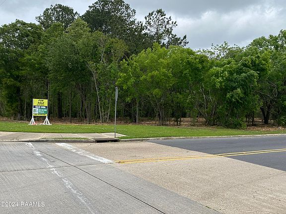3rd image of 2000 S College Rd