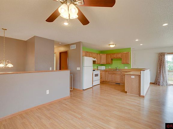 4th image of 1115 Engesser Ln