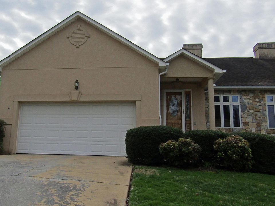 1st image of 394 Lochmere Dr #31-A