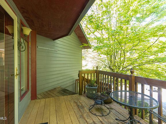5th image of 1806 Harris Ln