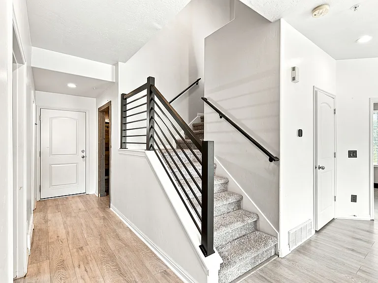 152 S 930th St E — Photo 13