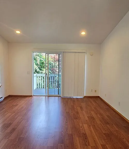 1808 E Sunset Dr #202 — Photo 3