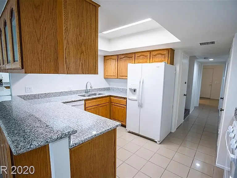 1125 Vegas Valley Dr — Photo 8