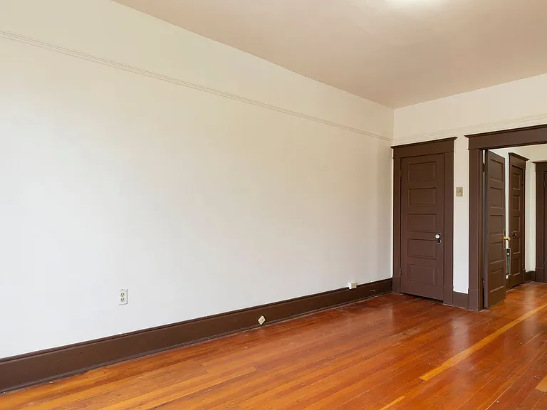 Fremont Apartments - Located on Fremont Ave — Photo 12