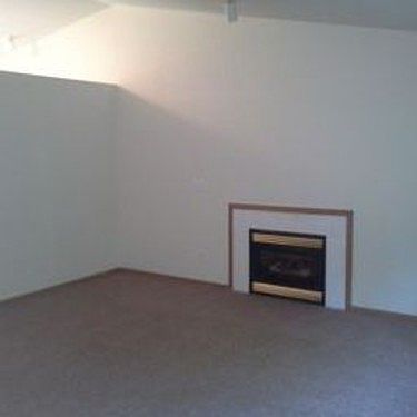 4th image of 19523 18th St S