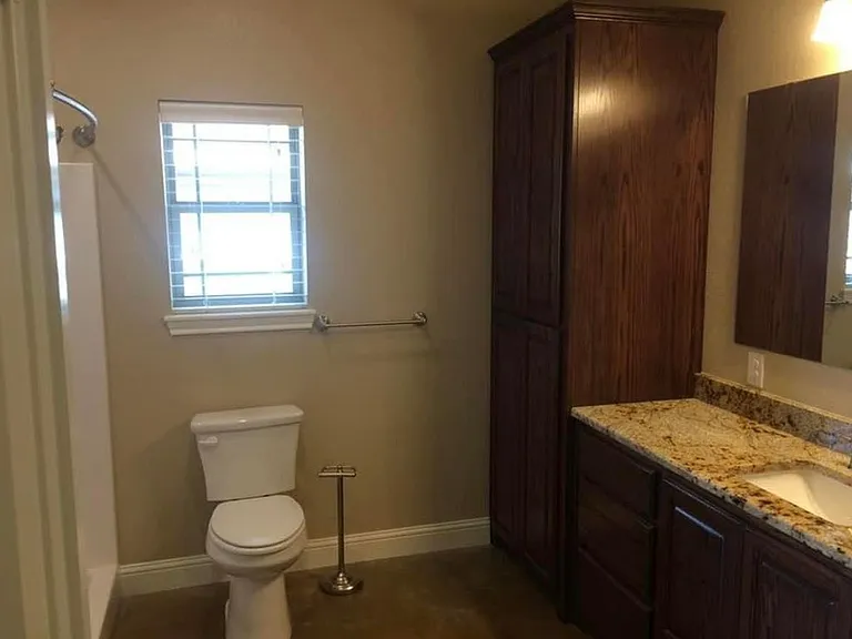 2504 Independence Blvd — Photo 7