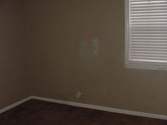 3rd image of 2708 Highland Dr