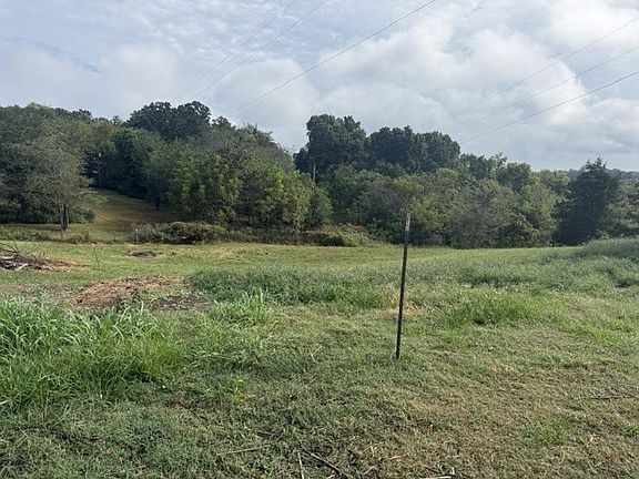 3rd image of 1375 Edgewood Rd