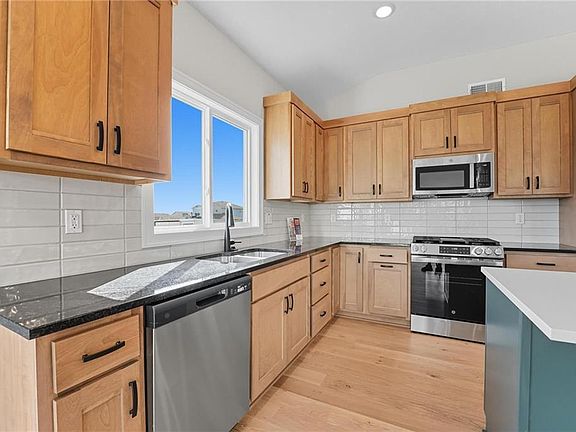 5th image of 1921 SW Hightown Dr
