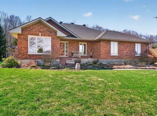 3920 Middle Woodland Dr, South Frontenac, ON K0H1X0