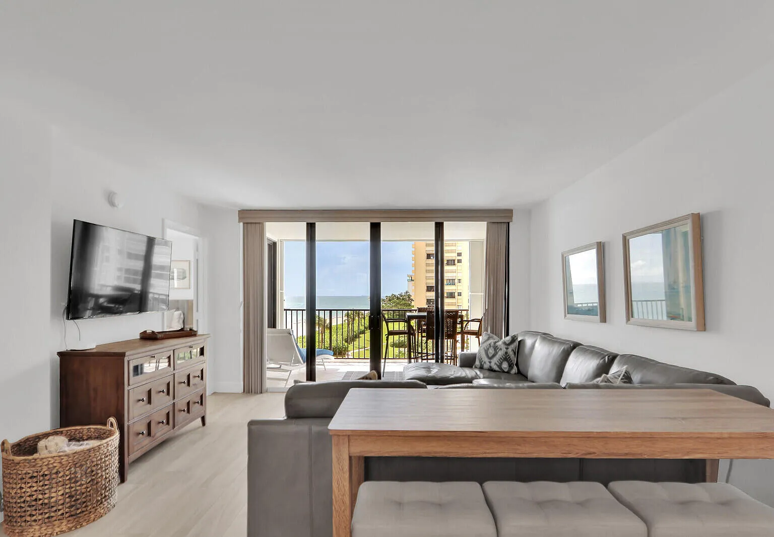 2 bed, 2.0 bath, 1270 sqft, $7,000 — Photo 2