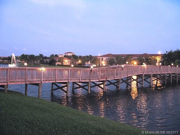 5th image of 2589 Centergate Dr APT 204