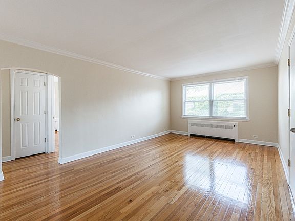 3rd image of 1528 N Harlem Ave APT 3W