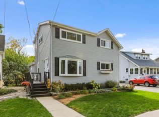 406 Crescent St, Wheaton, IL 60187