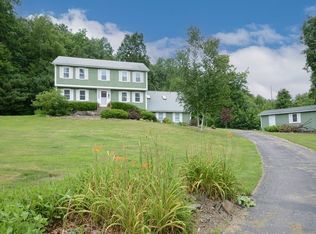 61 Streeter Rd, Sturbridge, MA 01518