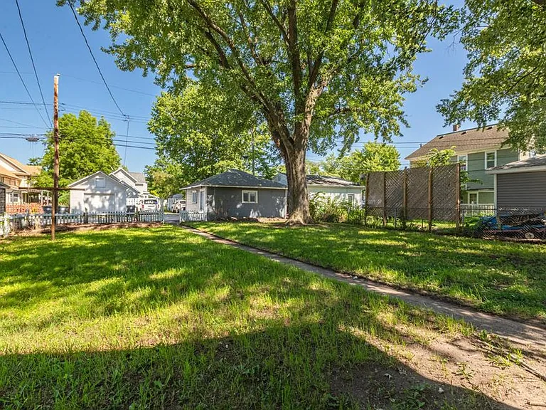 1512 Charles St — Photo 20