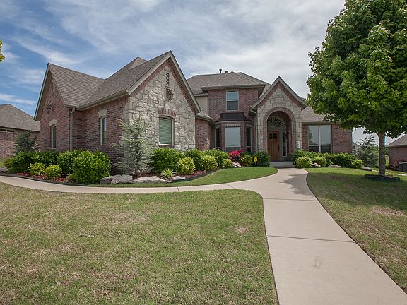 2nd image of 507 N 83rd Pl