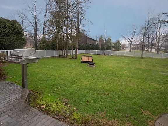 2nd image of 40 Squires Ct