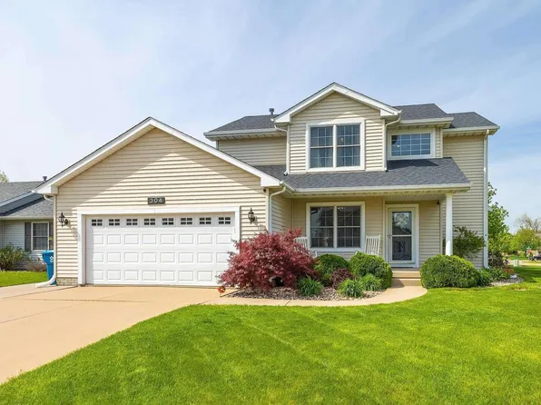 304 W Doral Dr, Eldridge, IA 52748