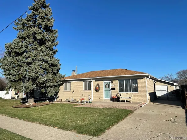 29750 Mitchell Dr, Roseville, MI 48066