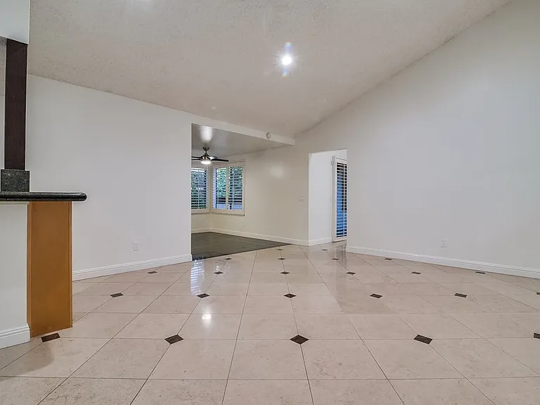 929 Darlene Ct — Photo 19