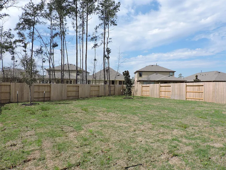 1122 Epworth Ct — Photo 7