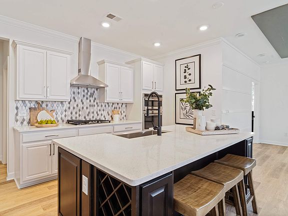 Similar Home - Kitchen